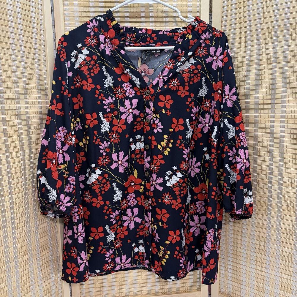 Bloomchic Top Women's Size 12 Black With Red Pink Floral Pattern 3/4 Sleeves